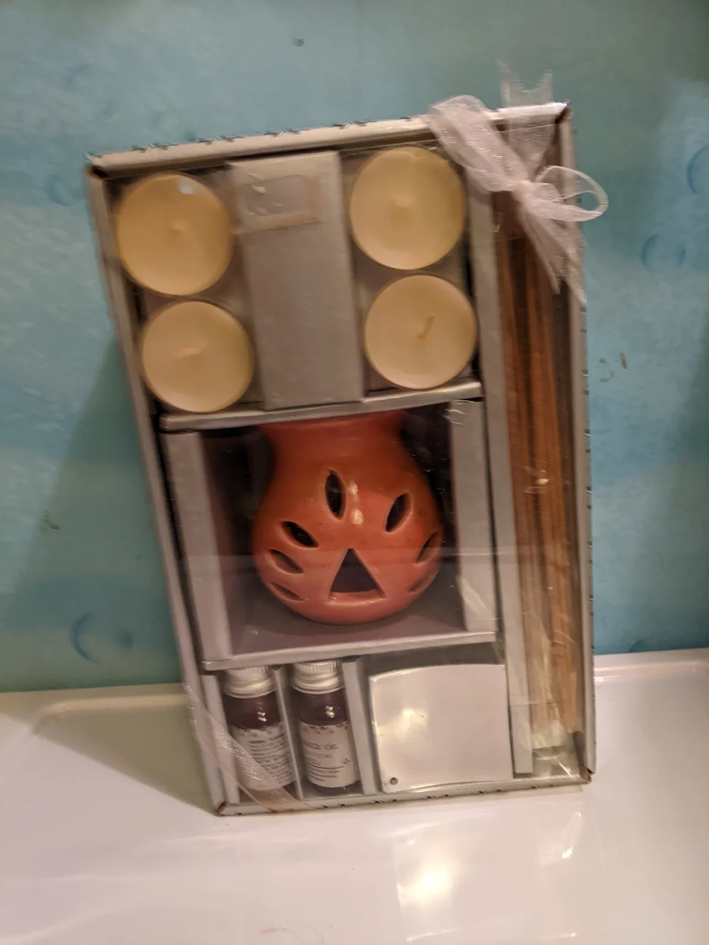 Ceramic Oil Warmer Gift Set with Tea Lights and Reed Sticks - Terracotta